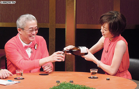 お酌までしてくださって!