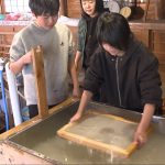 多可町 小学生が卒業証書の紙すき01.transfer_frame_899.jpeg